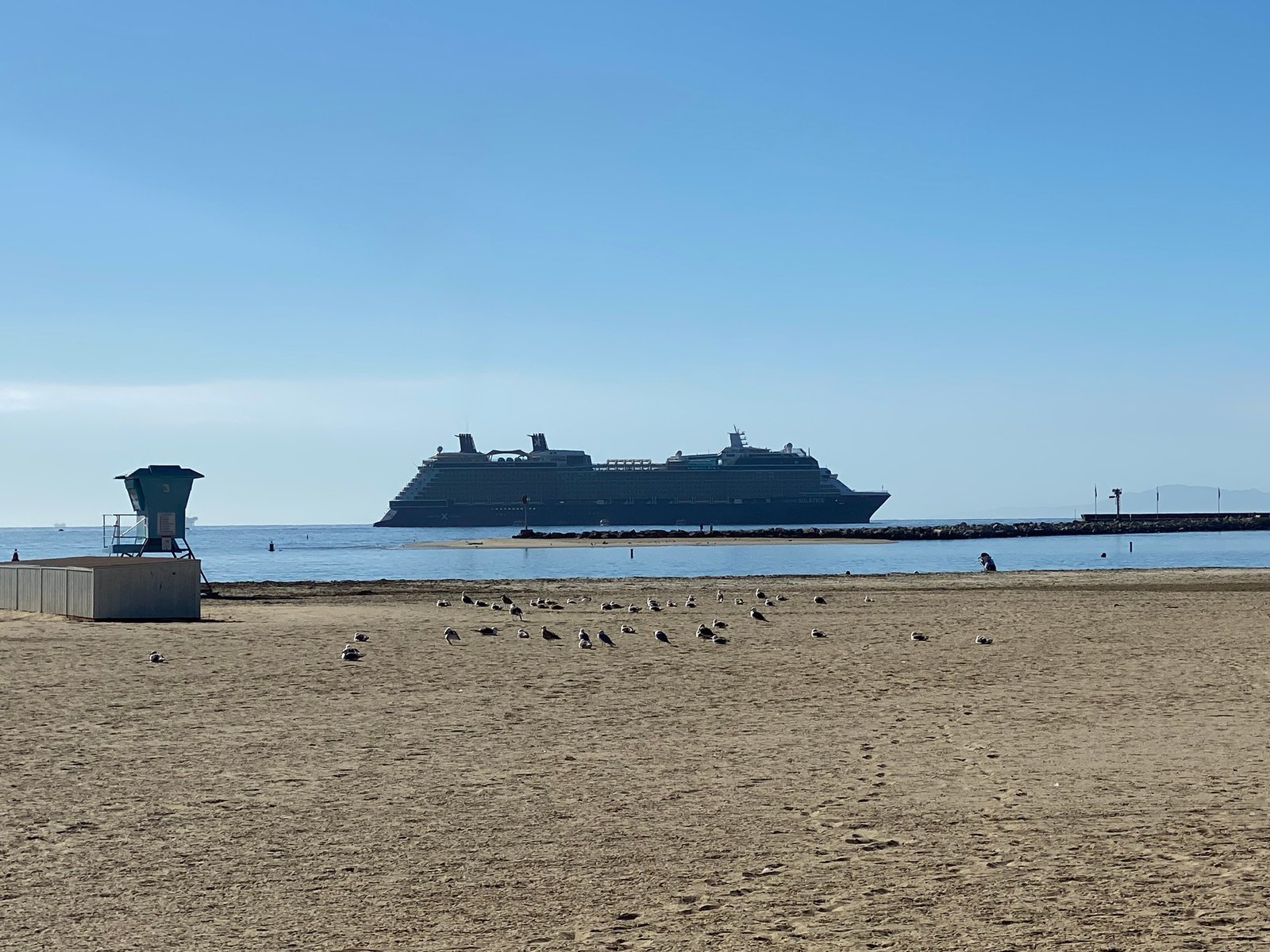 Santa Barbara East Beach and Cruuse Ship